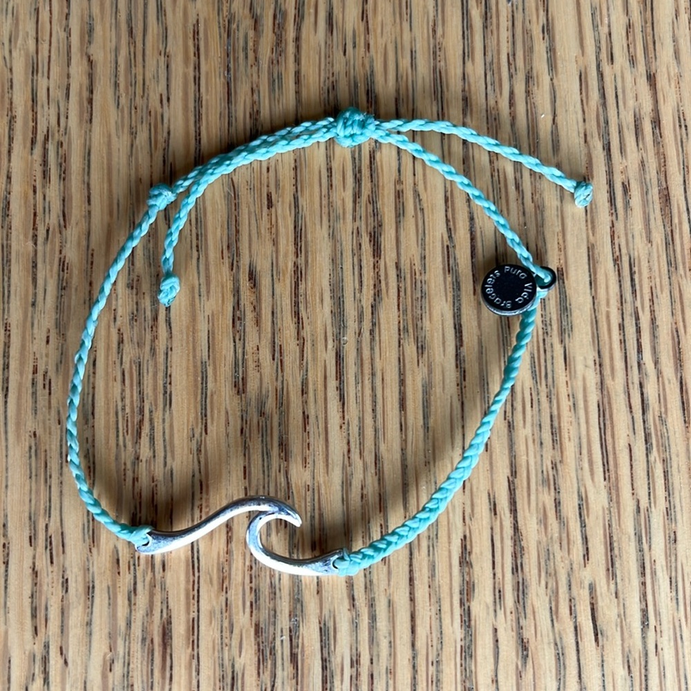 Pura Vida Strand light green Wave Bracelet